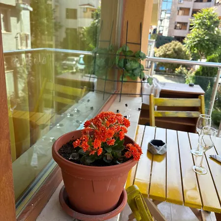 Cozy In Sunny Apartmán Sluneční pobřeží